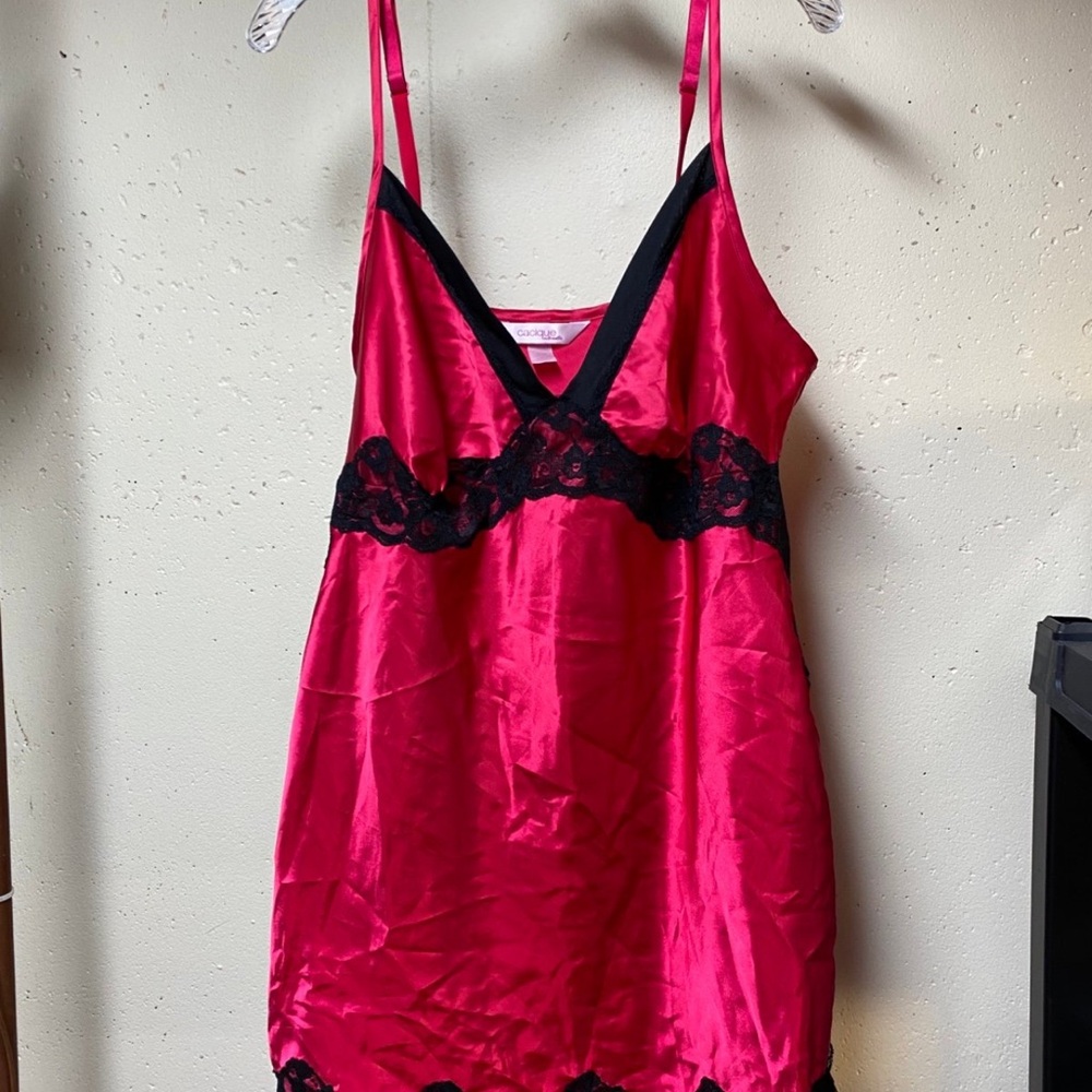 EUC Cacique Red and Black Lace Satin Chemise Size 18/20 MMAO